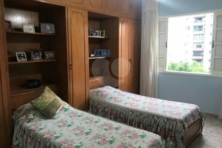 Sobrado à venda com 3 quartos, sendo 1 suíte, em Santa Teresinha, São Paulo, SP