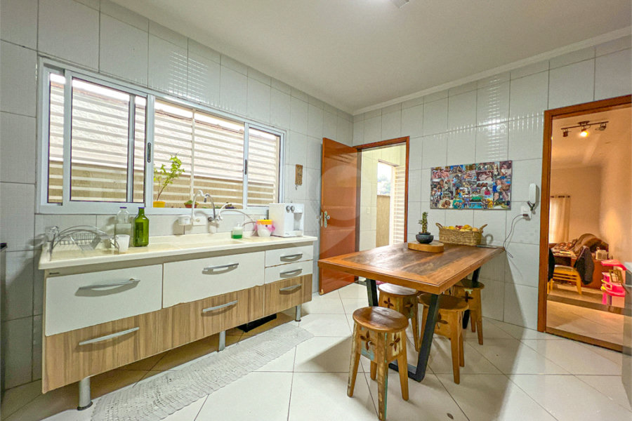 Casa à venda com 3 quartos, sendo 1 suíte,  no condomínio 658, São Paulo - SP