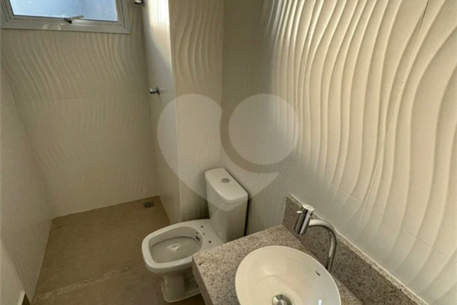 Vende-se apartamento no Edifício Residencial Flor do Ipê