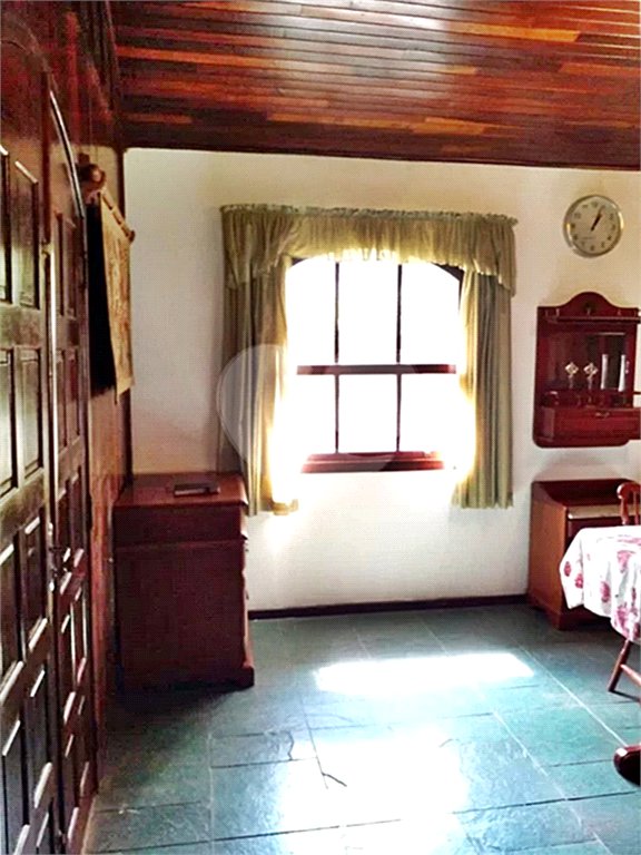 Casa à venda com 4 quartos, sendo 1 suíte,  no condomínio Parque Imperial da Cantareira, Mairiporã - SP