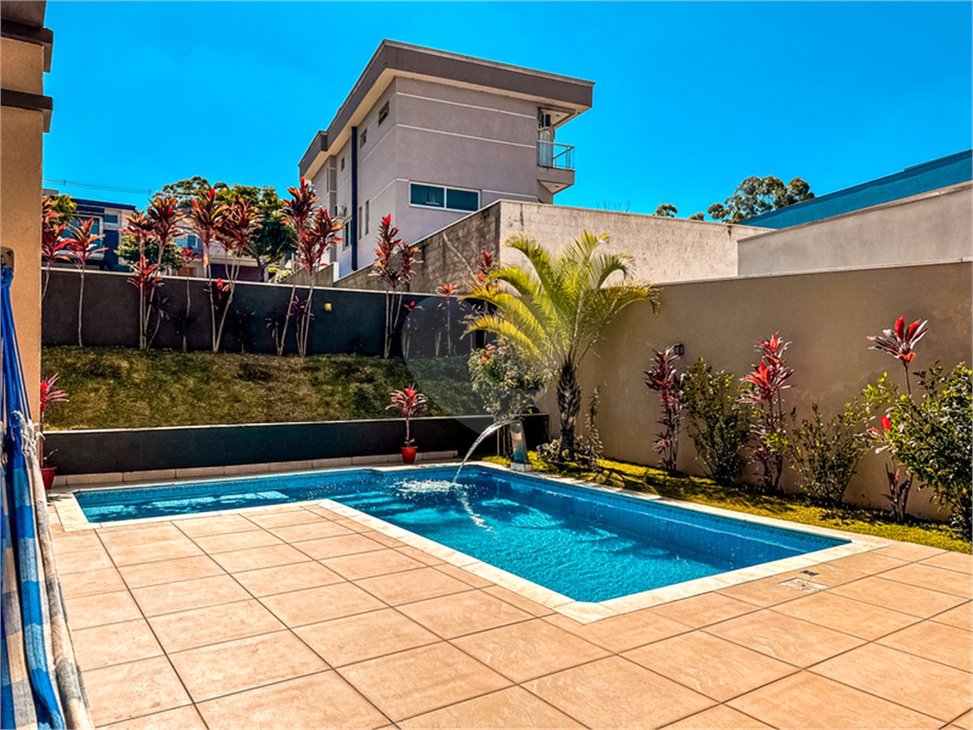 Sobrado à venda em Itupeva – 421,80 m² de terreno – 254,28 m² de área construída – 3 dormitórios – 4 banheiros – 4 vagas de garagem