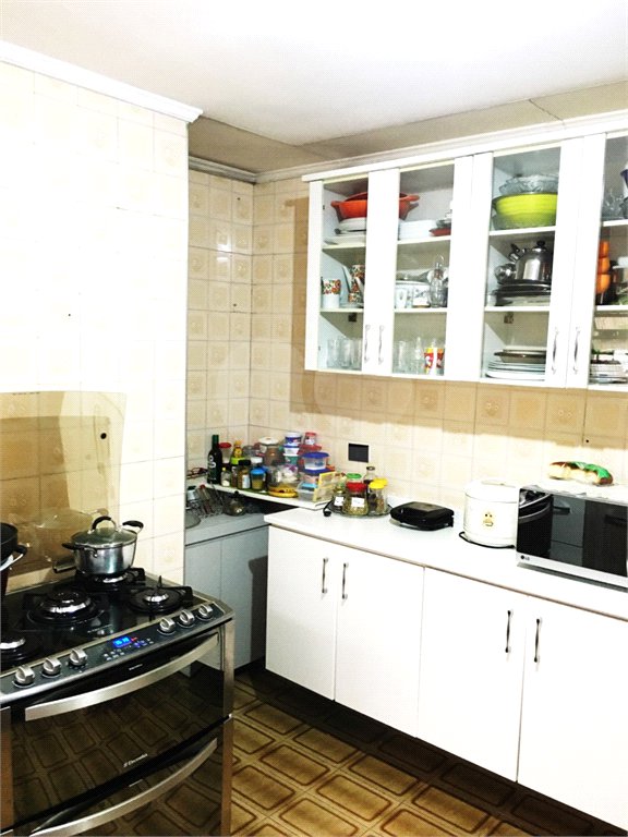 Sobrado à venda com 4 quartos, sendo 1 suíte,  em Vila Gomes, São Paulo, SP