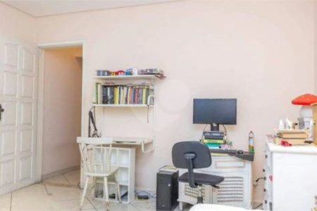 Sobrado à venda com 3 quartos, sendo 1 suíte,  em Jardim Monte Kemel, São Paulo, SP