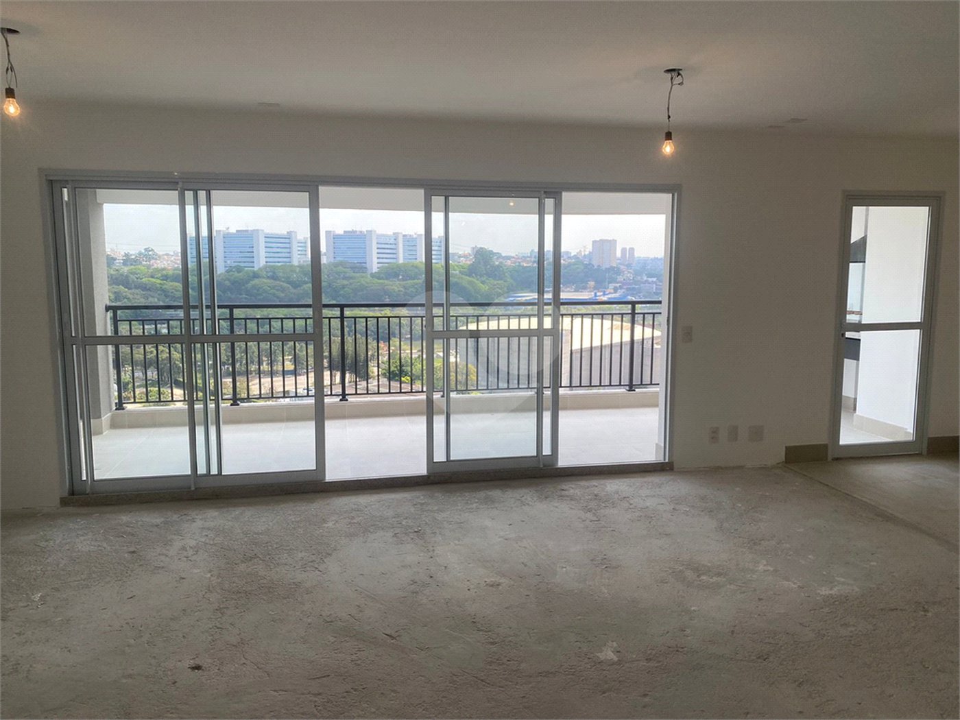 Apartamento à venda com 2 suítes em Santo Amaro, São Paulo, SP