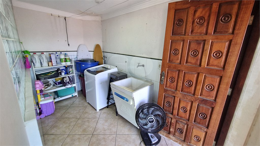 Sobrado à venda com 4 quartos, sendo 1 suíte, em Tremembé, São Paulo, SP
