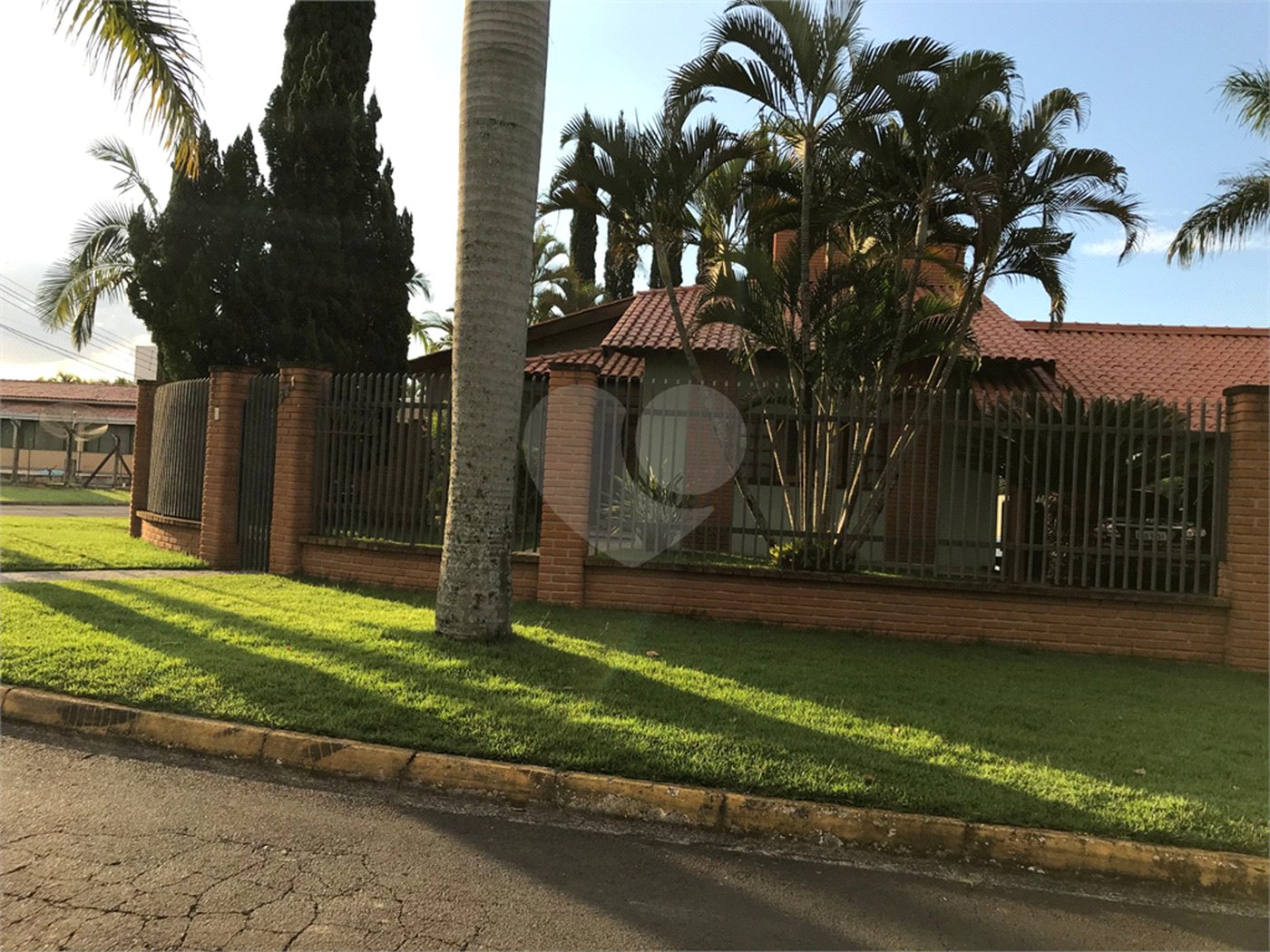 Terreno à venda com 4 quartos, sendo 1 suíte, no condomínio Zuleika Jabour, Salto - SP