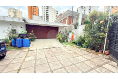 Casa à venda com 4 quartos, sendo 3 suítes, em Santana, São Paulo, SP