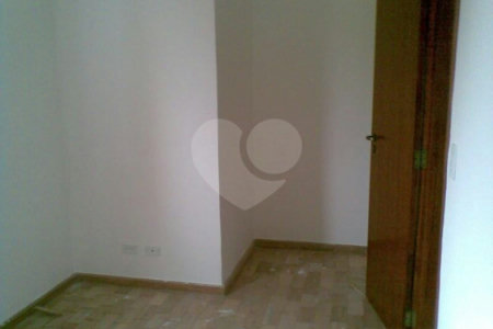 Sobrado à venda com 4 quartos, sendo 2 suítes, em Vila Sônia, São Paulo, SP