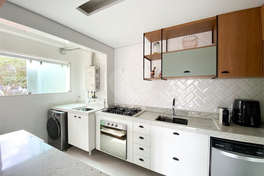 Apartamento à venda com 3 quartos, sendo 1 suíte,  em Vila Paiva, São Paulo, SP