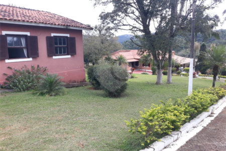 Chácara à venda com 4 quartos, sendo 2 suítes, em Jardim Conceição, São Roque, SP