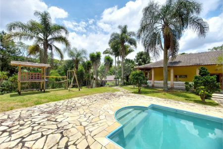 Casa à venda com 4 quartos, sendo 1 suíte, no Centro, Ibiúna, SP