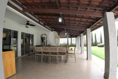 Casa à venda com 5 quartos, sendo 2 suítes, em Jardim das Roseiras, Araraquara, SP