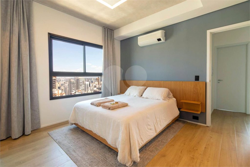 Apartamento à venda com 3 quartos, sendo 2 suítes, em Pinheiros, São Paulo, SP