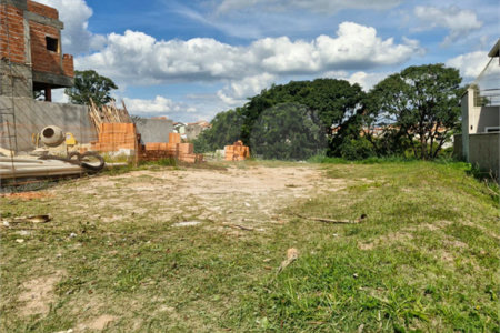 Terreno à venda no condomínio Bosque dos Cambarás, Valinhos - SP