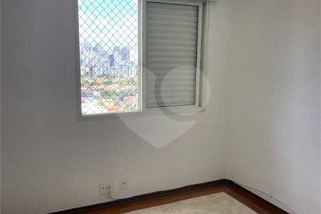 Apartamento para alugar com 3 quartos, sendo 1 suíte, em Indianópolis, São Paulo, SP