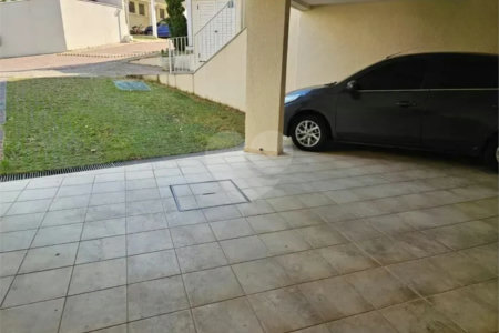 Casa à venda com 3 quartos, sendo 2 suítes, no condomínio Vila Borghese, São Paulo - SP