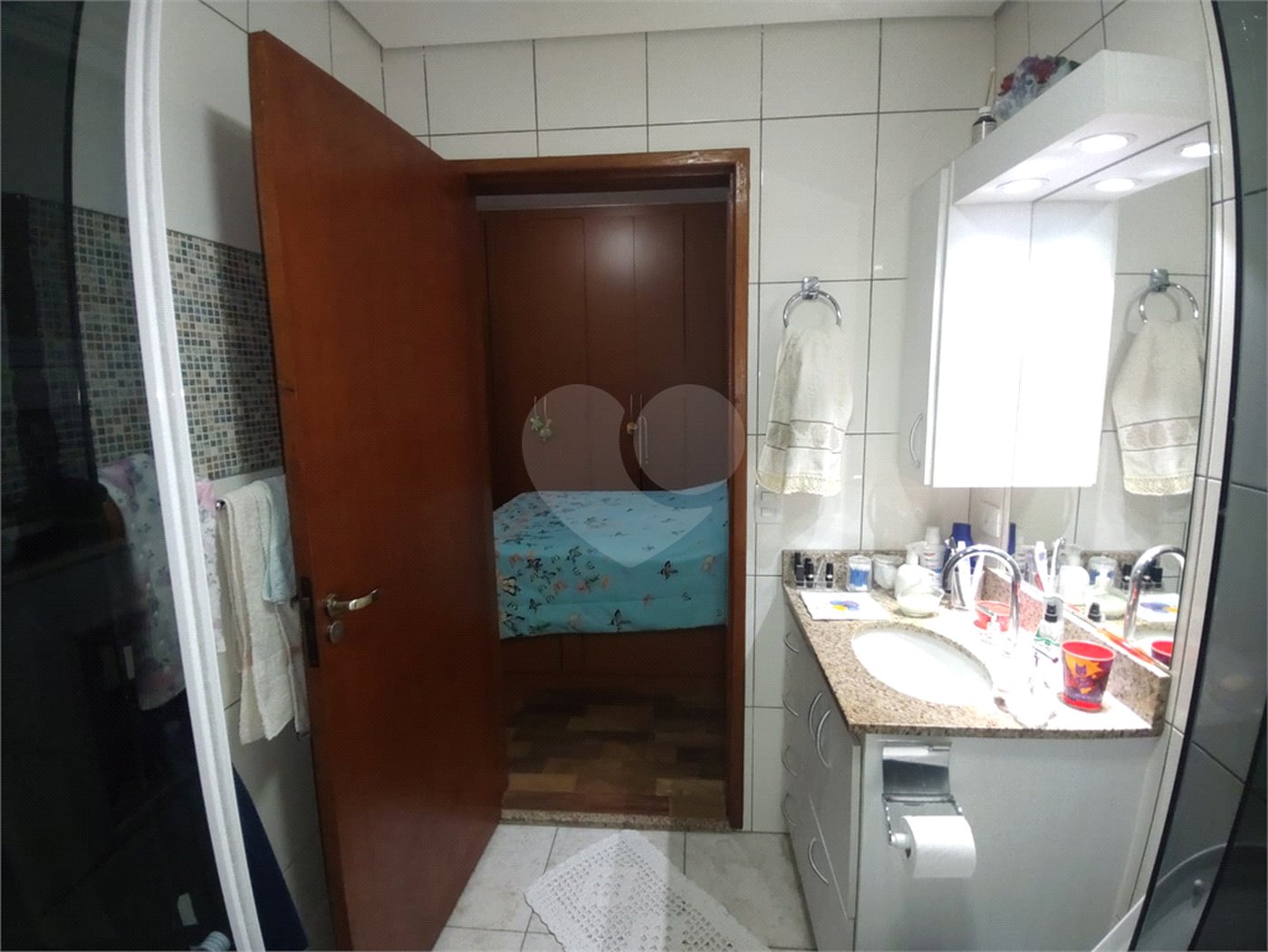 Casa à venda com 3 suítes no condomínio Morada das Hortênsias, São Paulo - SP