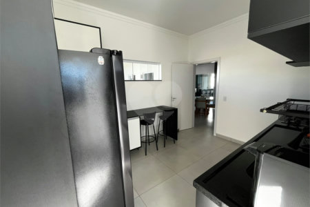 Casa à venda com 3 quartos, sendo 1 suíte, no condomínio Residencial Golden Ville, Itapetininga - SP