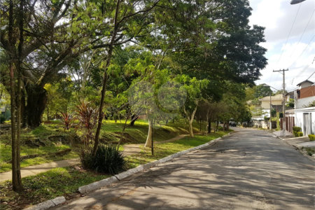 Sobrado à venda com 3 quartos, sendo 2 suítes, em Chácara Monte Alegre, São Paulo, SP