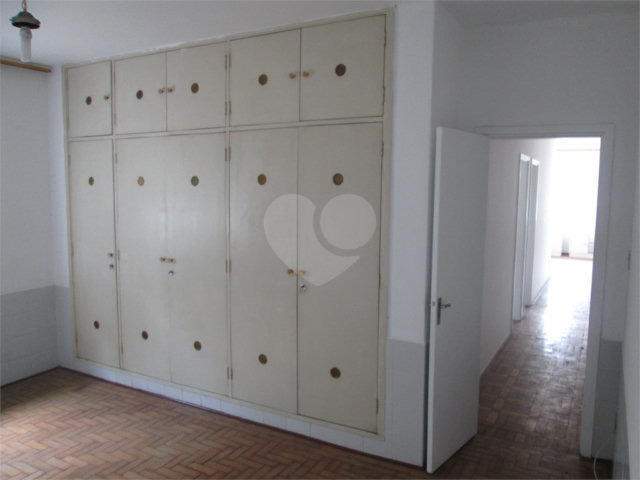 Sobrado à venda com 3 quartos em Horto, São Paulo, SP