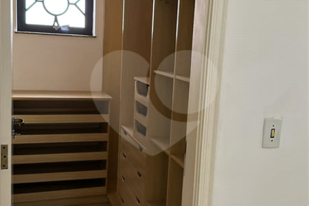 Casa para alugar com 3 suítes no condomínio Jardim Siriema, Atibaia - SP