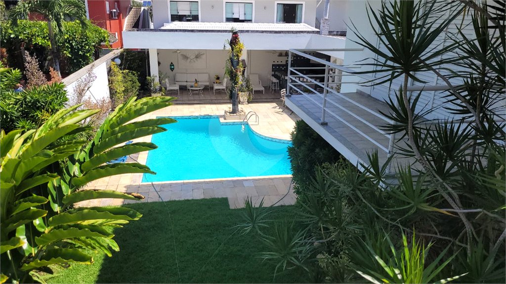Casa à venda com 4 quartos, sendo 2 suítes, no condomínio Crystal Lake, Rio de Janeiro - RJ