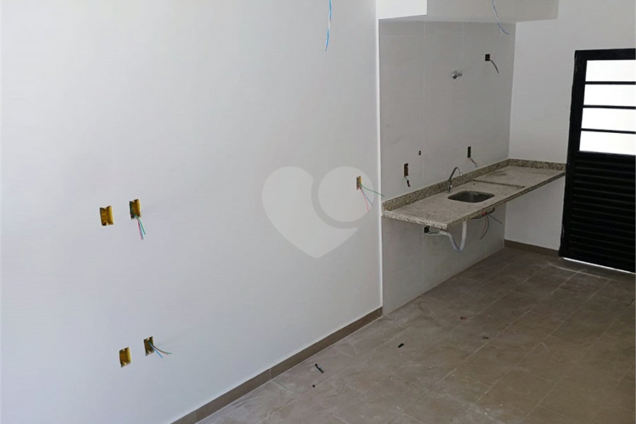Casa à venda com 2 quartos no condomínio Vila Davos 2, São Paulo - SP