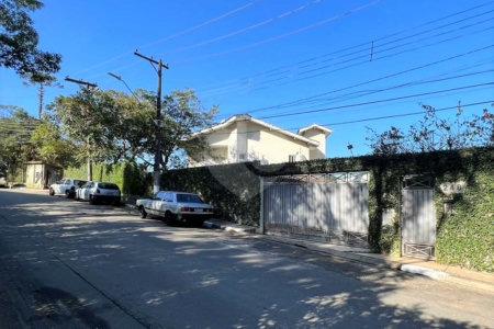 Casa à venda com 4 suítes em Vila Santo Antônio, Cotia, SP