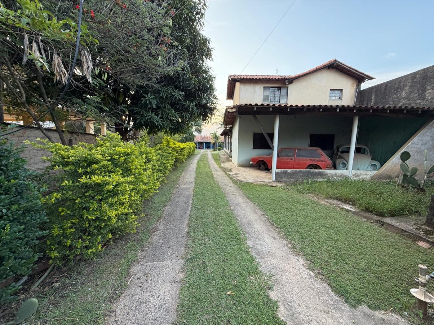 Casa Térrea à venda com 9 quartos, sendo 2 suítes, no condomínio Seranila, Monte Mor - SP