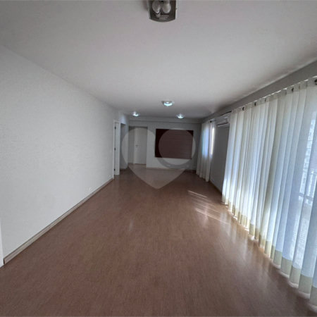 Apartamento para alugar com 3 quartos, sendo 1 suíte,  em Pinheiros, São Paulo, SP