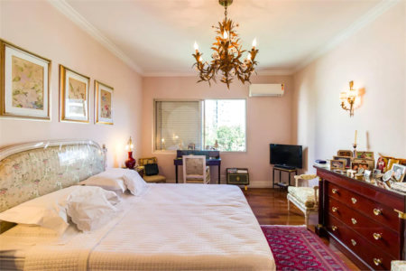 Apartamento à venda com 4 quartos, sendo 2 suítes, em Real Parque, São Paulo, SP