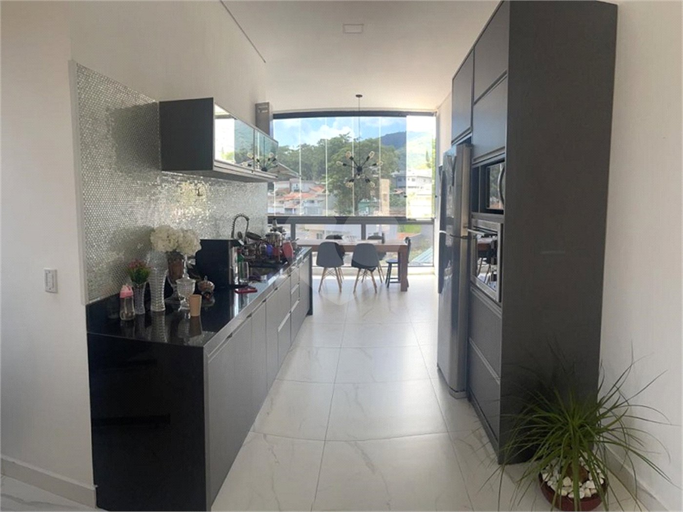 Sobrado à venda com 3 suítes em Jardim Maristela, Atibaia, SP