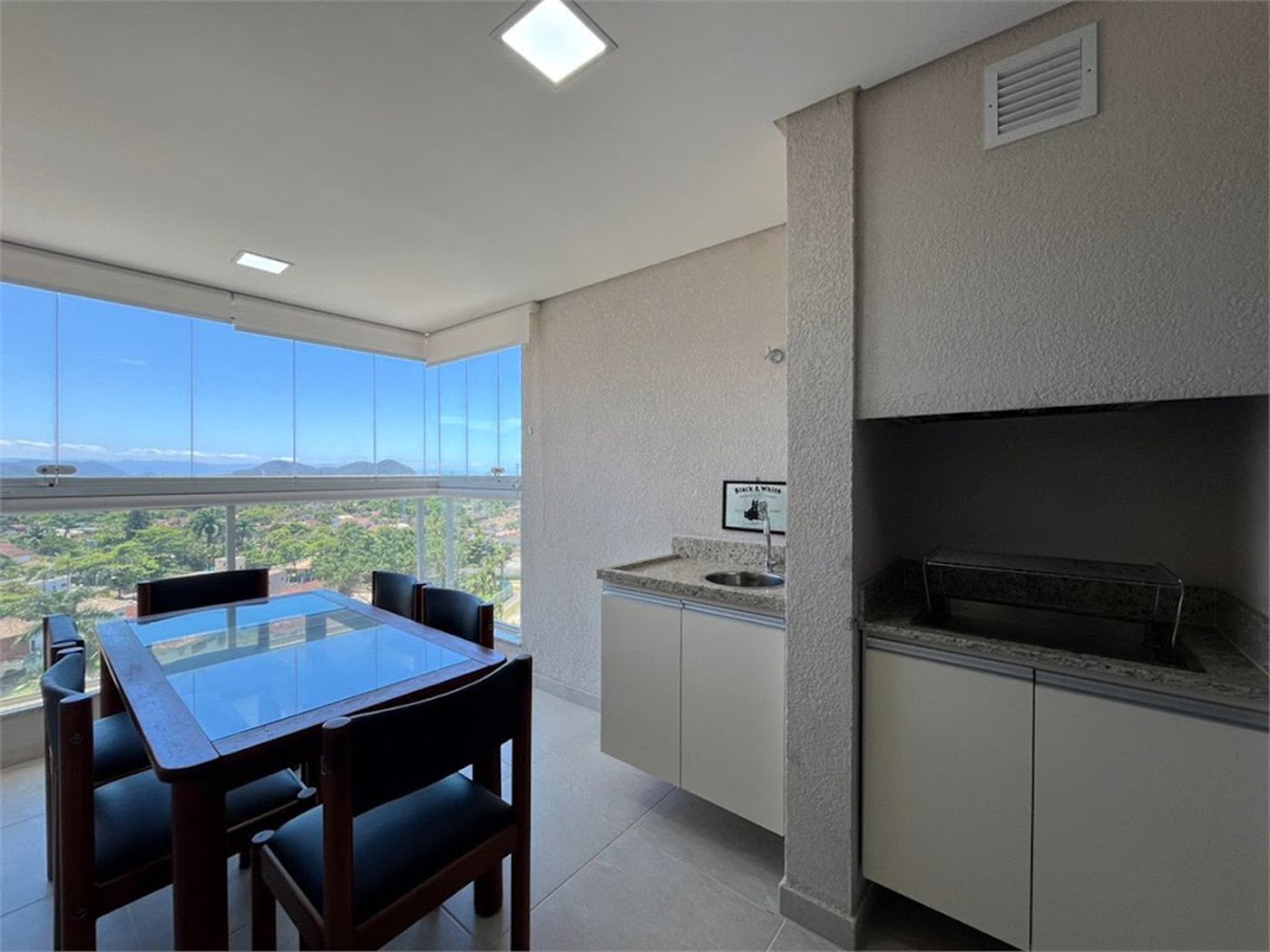 Apartamento Residencial à venda, Jardim Virginia, Guarujá - AP0995.