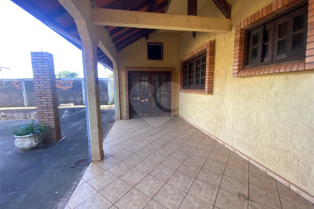 Casa à venda com 3 quartos, sendo 1 suíte, em Parque Residencial Monte Carlo, Ponta Porã, MS