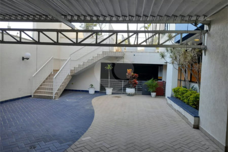 Apartamento à venda com 3 quartos, sendo 1 suíte,  no Centro, Mogi das Cruzes, SP