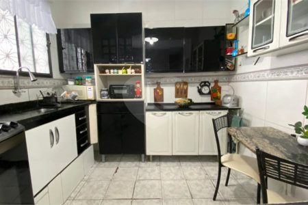 Casa à venda com 2 suítes no condomínio Village da Cachamorra, Rio de Janeiro - RJ