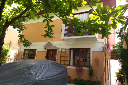 Casa à venda com 4 quartos, sendo 2 suítes, no condomínio Vila Panamericana, São Paulo - SP