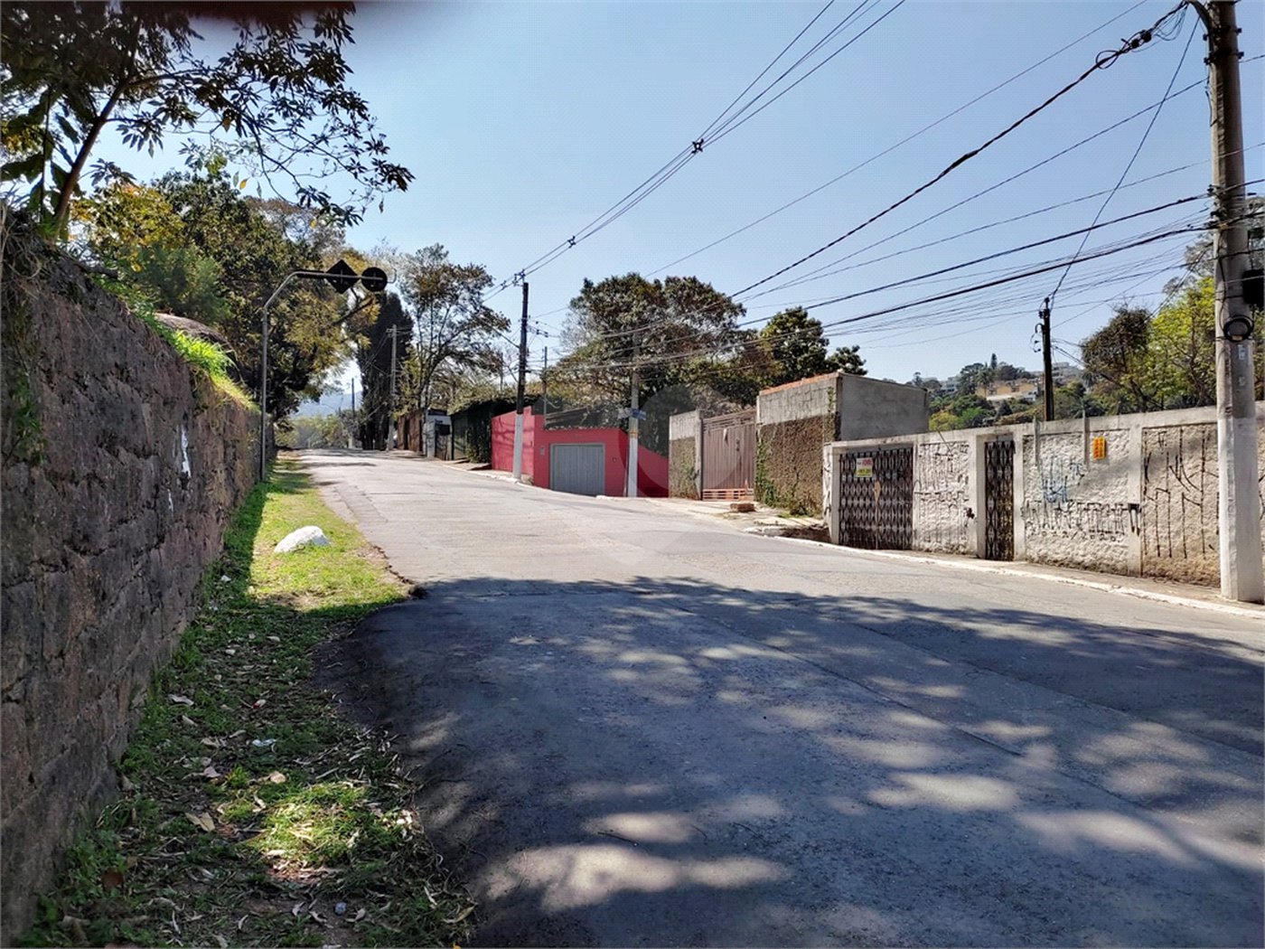 Casa Térrea à venda com 3 quartos em Horto, São Paulo, SP