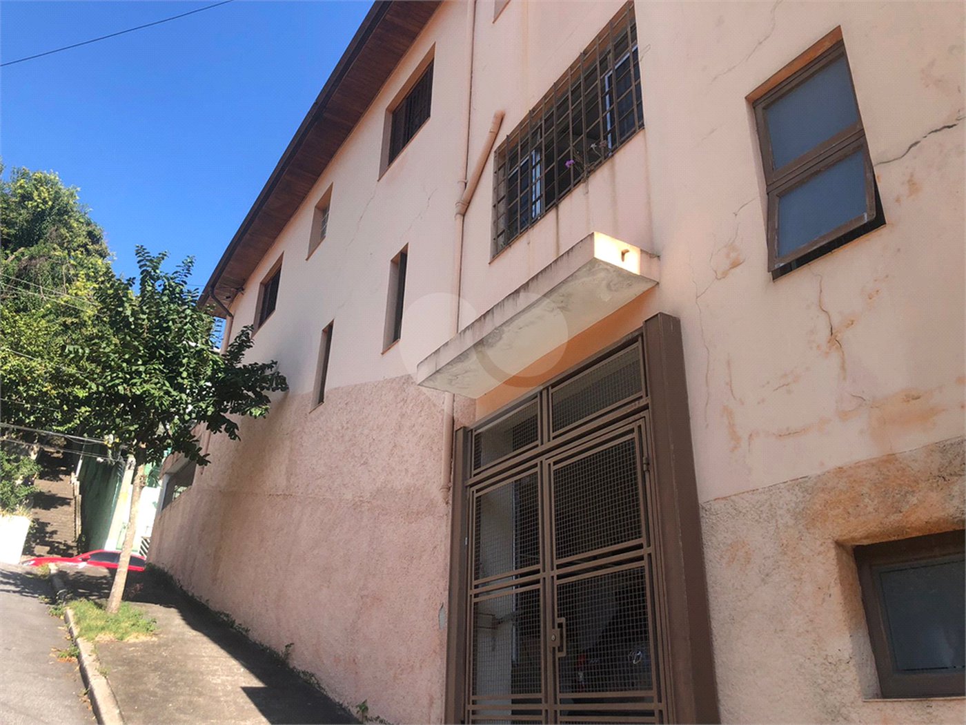 Sobrado à venda com 4 quartos, sendo 1 suíte, em Sumaré, São Paulo, SP