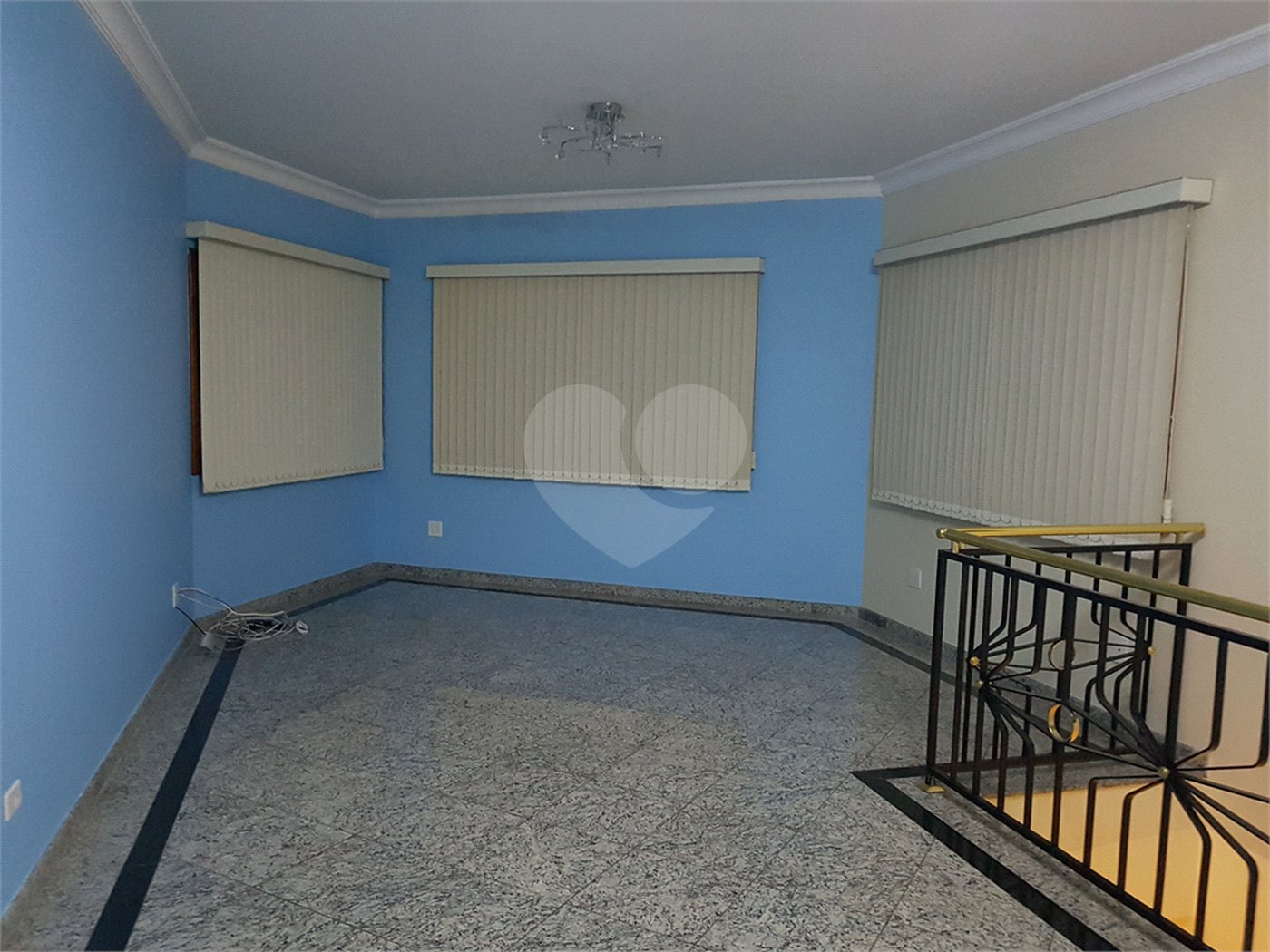 Casa à venda com 4 quartos, sendo 2 suítes, no condomínio Alpes da Cantareira, Mairiporã - SP