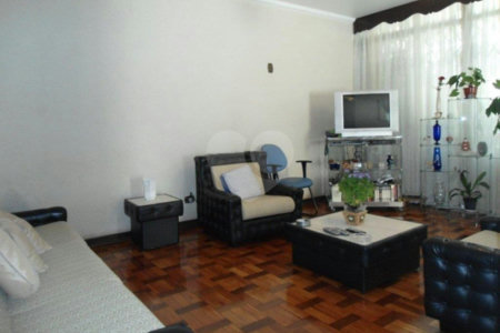Casa à venda com 4 quartos, sendo 1 suíte, em Santana, São Paulo, SP