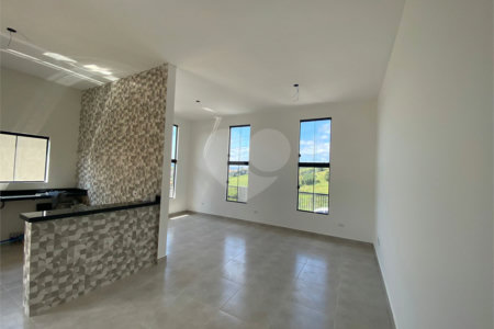 Casa à venda com 3 quartos, sendo 1 suíte, no condomínio Residencial Santa Martha, Bom Jesus dos Perdões - SP