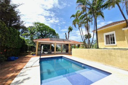 Casa à venda com 4 suítes no condomínio Chácara Flora, São Paulo - SP