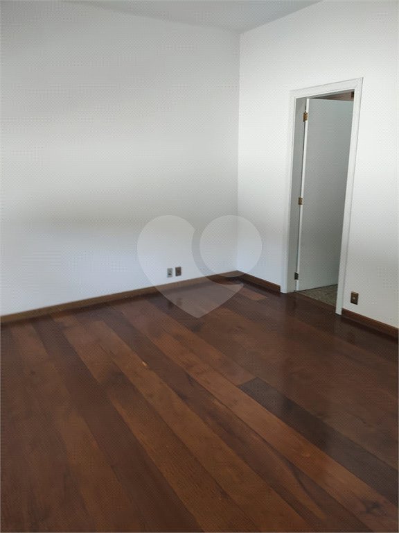 Casa à venda com 4 suítes no condomínio Estância Marambaia, Vinhedo - SP