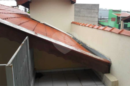 Casa à venda com 4 quartos, sendo 1 suíte, em Vila Santa Terezinha, Várzea Paulista, SP