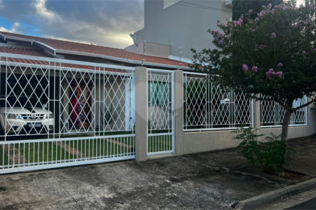 Casa à venda com 4 quartos, sendo 1 suíte,  em Jardim Esplanada, Indaiatuba, SP