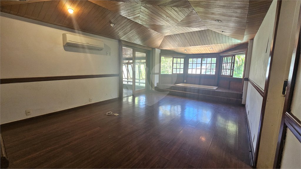 Casa em condomínio à venda com 5 quartos, sendo 3 suítes, em Barra da Tijuca, Rio de Janeiro, RJ