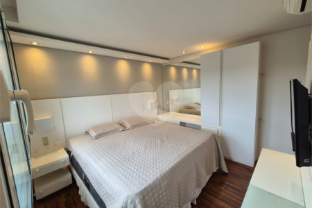 Apartamento à venda com 3 suítes em Campo Belo, São Paulo, SP