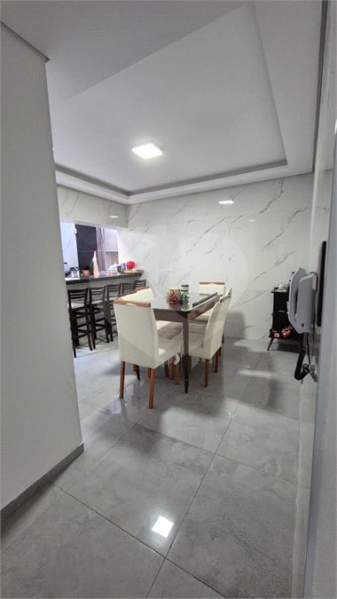 Casa à venda com 3 quartos em Vila Oliveira, Mogi das Cruzes, SP