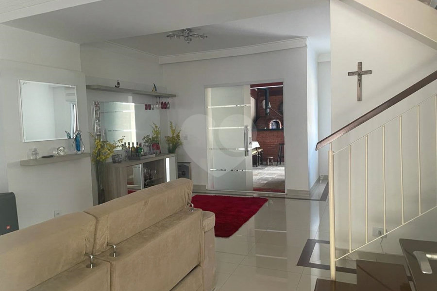 Casa à venda com 4 quartos, sendo 3 suítes,  no condomínio The House, São Paulo - SP